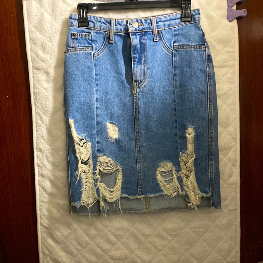 Stradivarius ripped denim skirt
